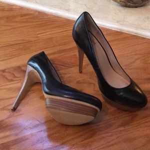 Dolce Vita size 91/2 black w/wood heel shoe